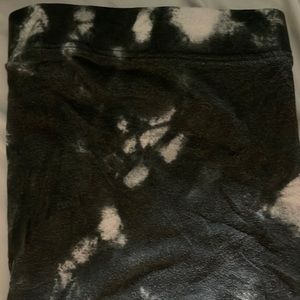 Old Navy Black & White Tie Dye Knee Length Leggins